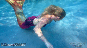 aqualungs50.com - The Net Is A Problem For Sunni Ray thumbnail